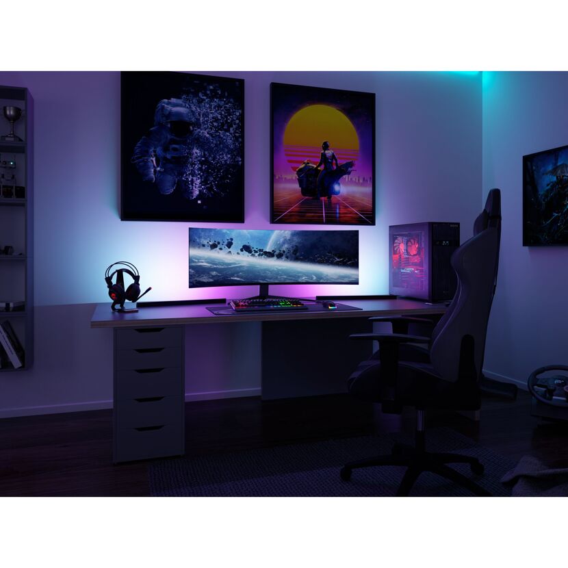 Gaming-Setup mit LED-Beleuchtung
