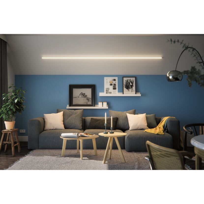Wohnzimmer mit LED-Lichtleiste