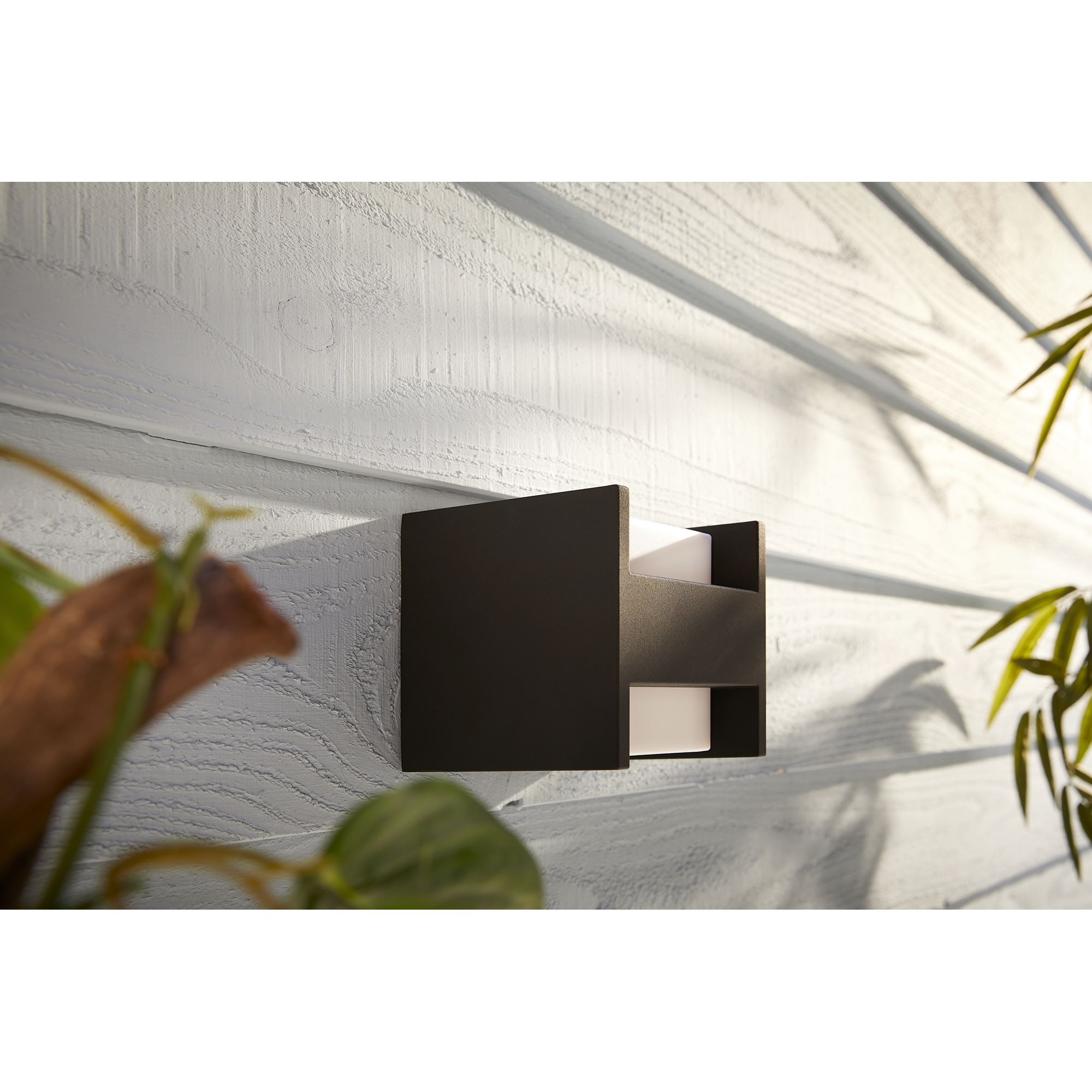 Wandleuchte 'Hue White' Fuzo quadratisch oben/unten schwarz 13 x 13 cm + product picture