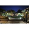Garten bei Nacht mit stimmungsvoller Beleuchtung