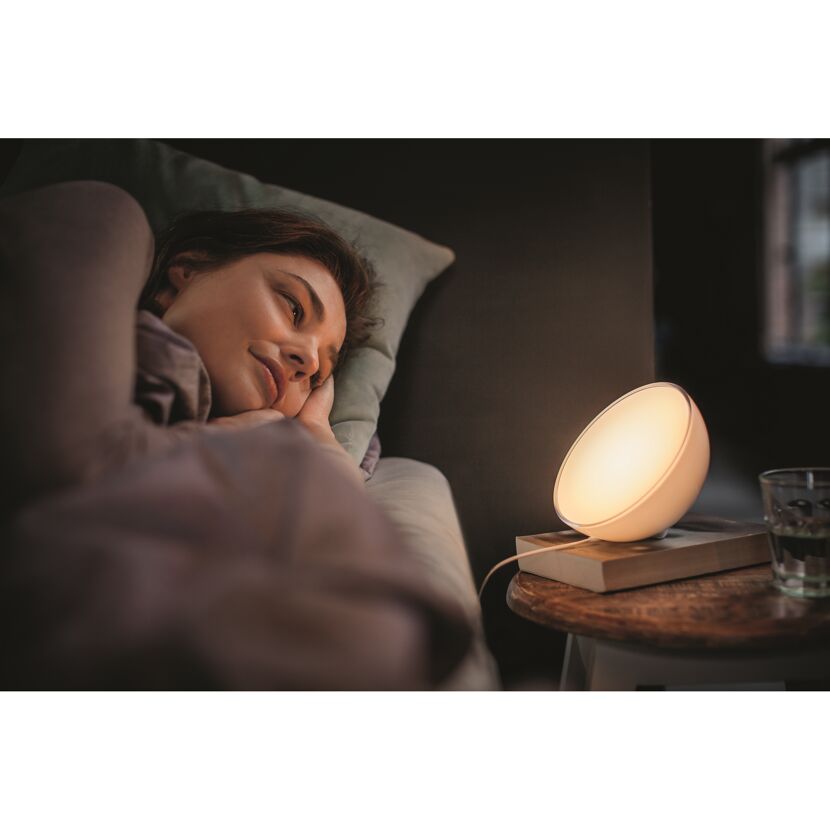 LED-Tischleuchte 'Hue White & Color Ambiance Go' weiß 520 lm