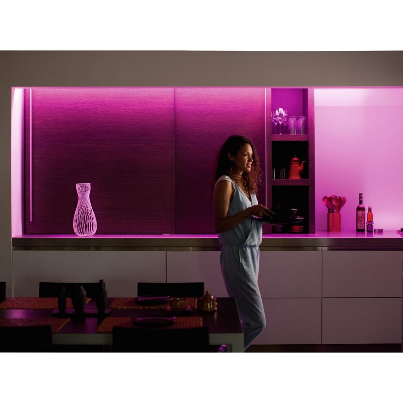 LED-Lightstrip Plus 'Hue White Color & Ambiance' Basis 2 m 1600 lm inkl. Netzteil