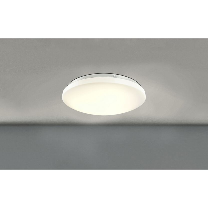 runde LED Deckenleuchte mit weißem Lampenschirm