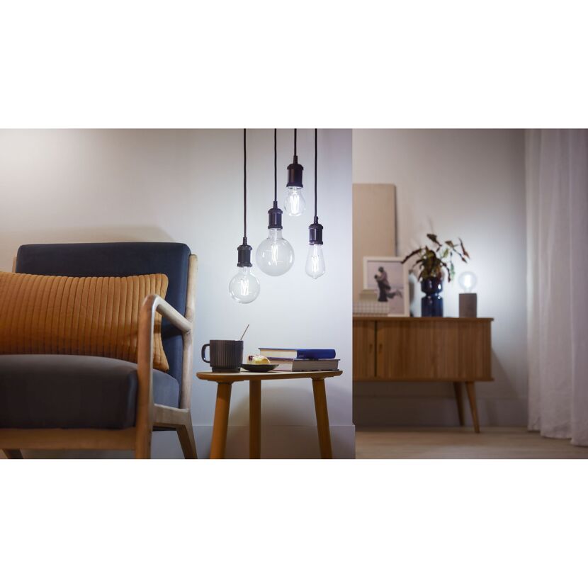 Wohnzimmer mit verschiedenen LED-Lampen