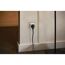 Weißer HUE Smart Plug in Steckdose