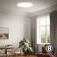 Smarte LED-Panelleuchte in Wohnraum