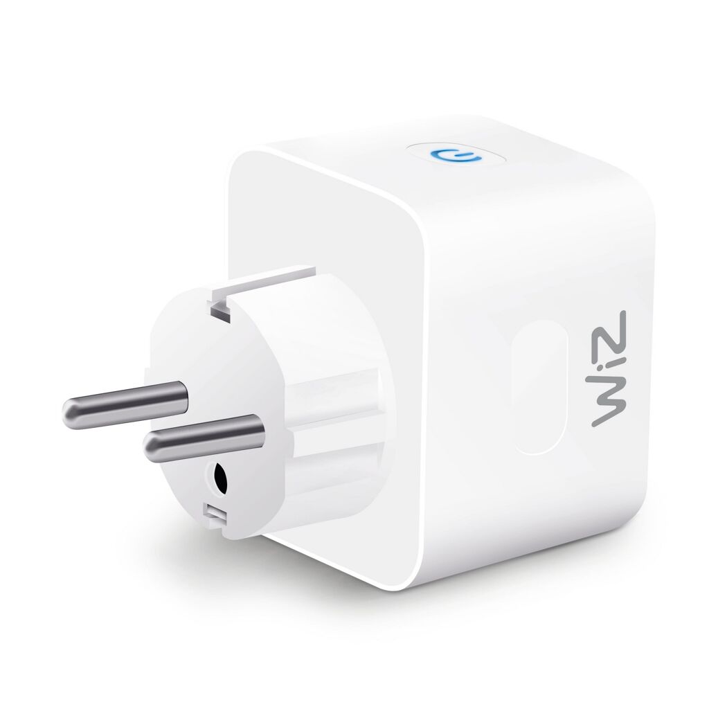 Weißer WiZ Smart Plug Type F mit Powermeter.