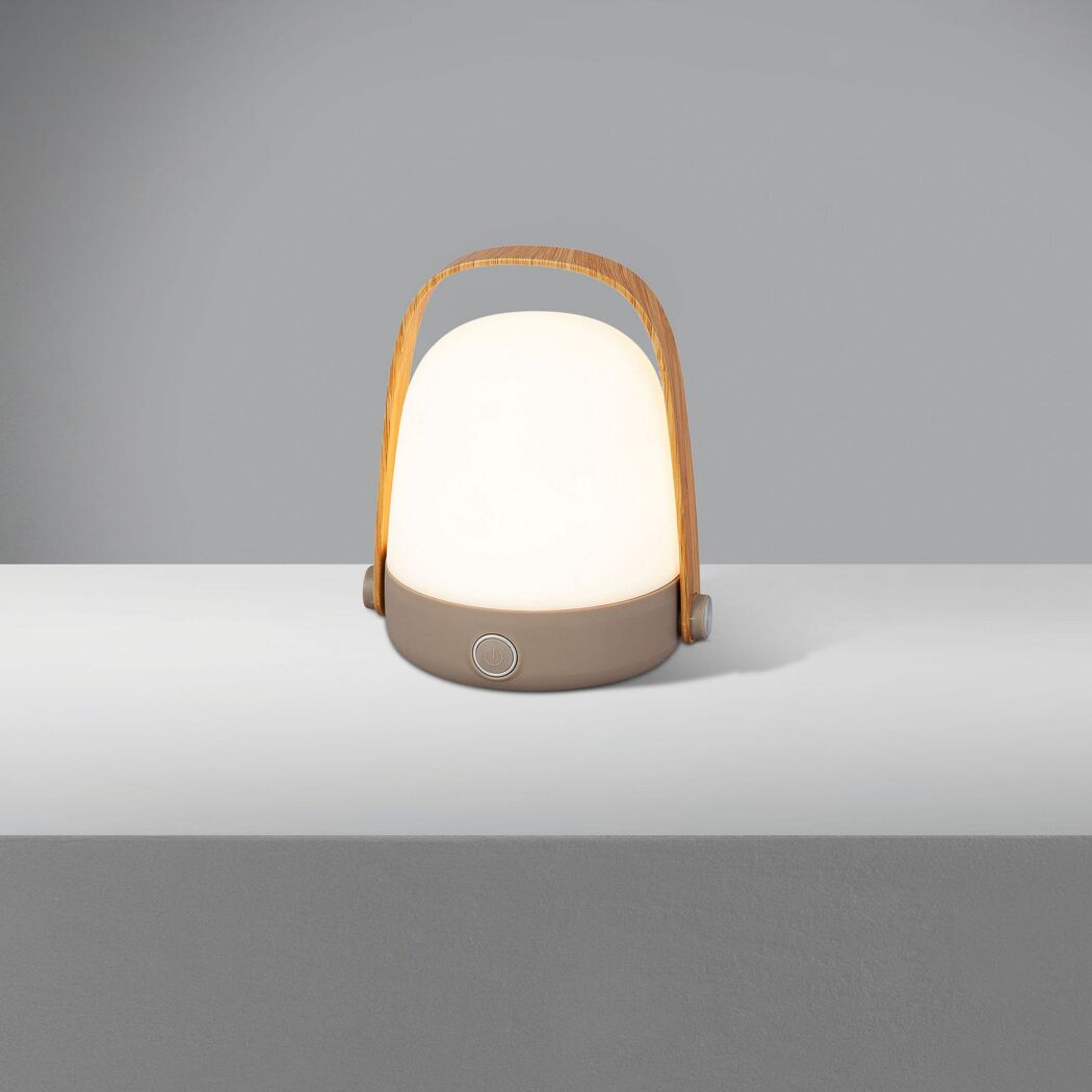 Eine tragbare LED Tischleuchte mit Holzgriff.