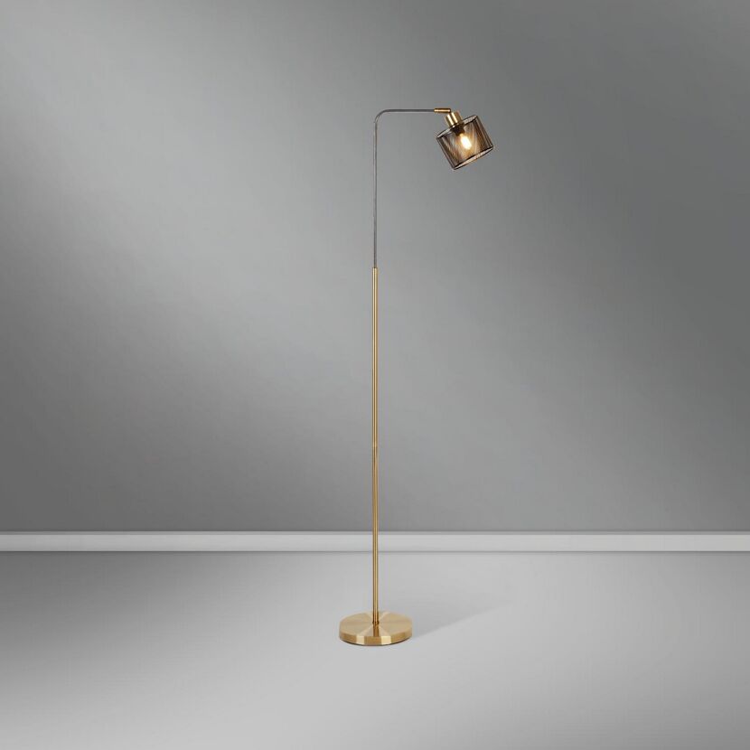 Goldene Stehleuchte mit schwarzem Lampenschirm