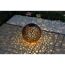 Solar-Kugel mit Lochmuster leuchtet