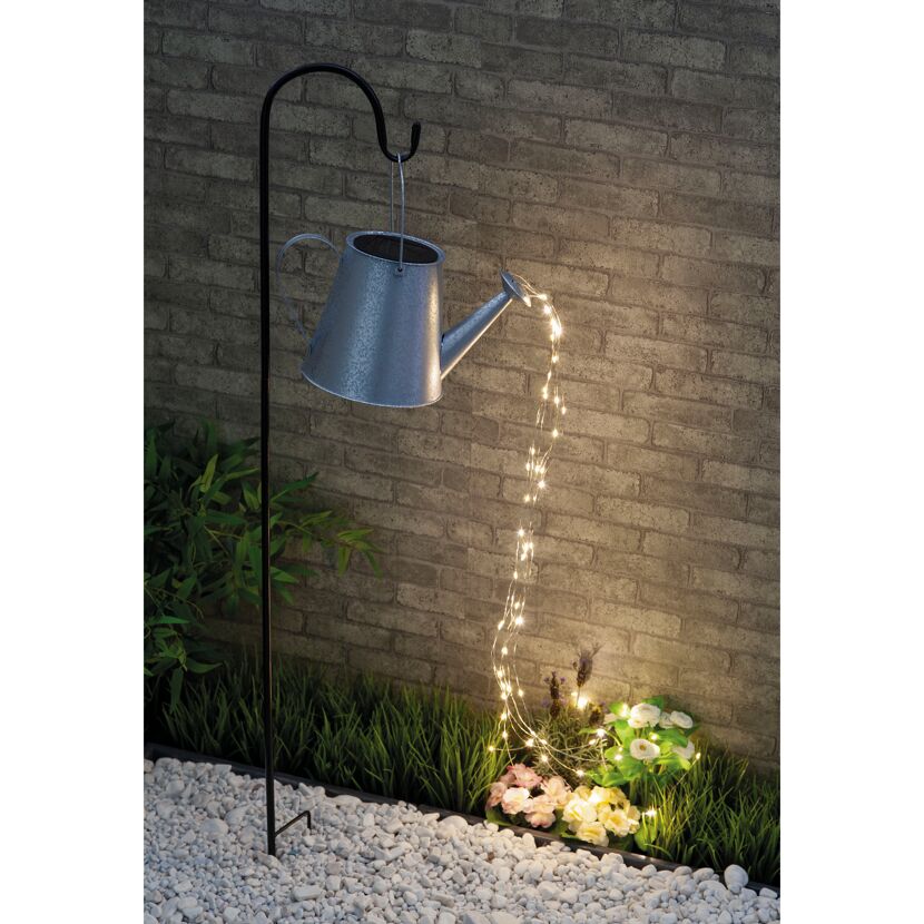 Solar-Gießkanne mit Lichterkette