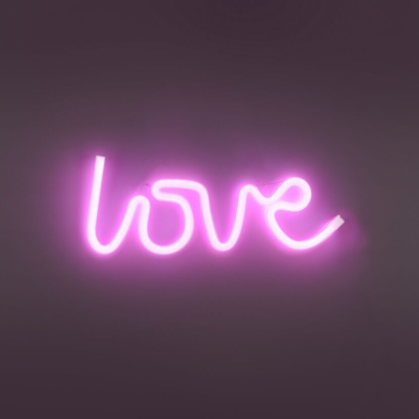 LED-Neon-Bild 'Love' mehrfarbig 34,3 x 12,5 x 2 cm