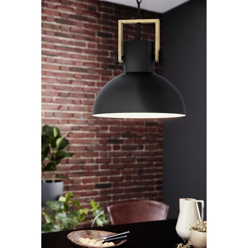 Schwarze Hängelampe mit Holzelementen