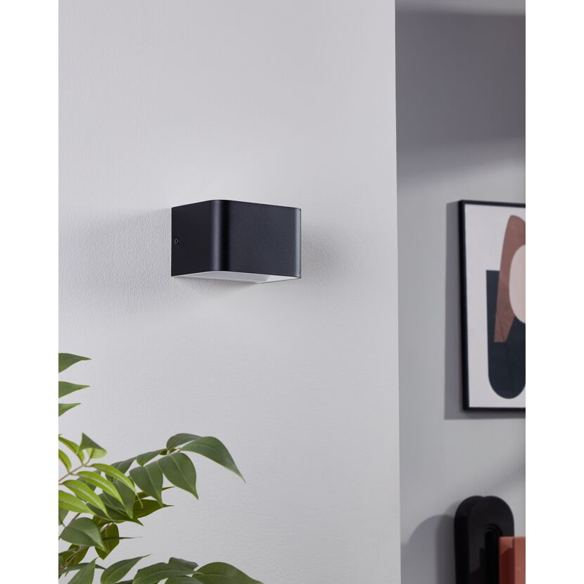 Schwarze Wandleuchte SANIA