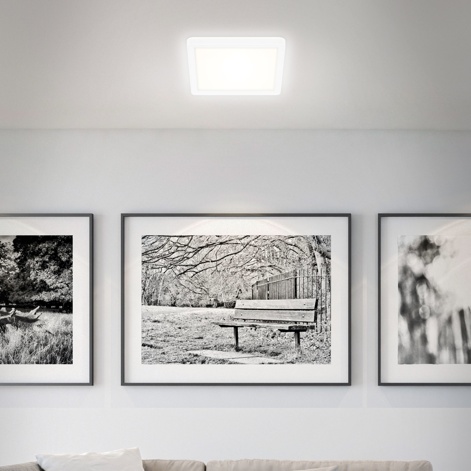 LED Panel beleuchtet drei Bilder