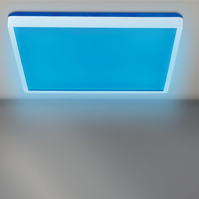Blaue Panelleuchte an Decke