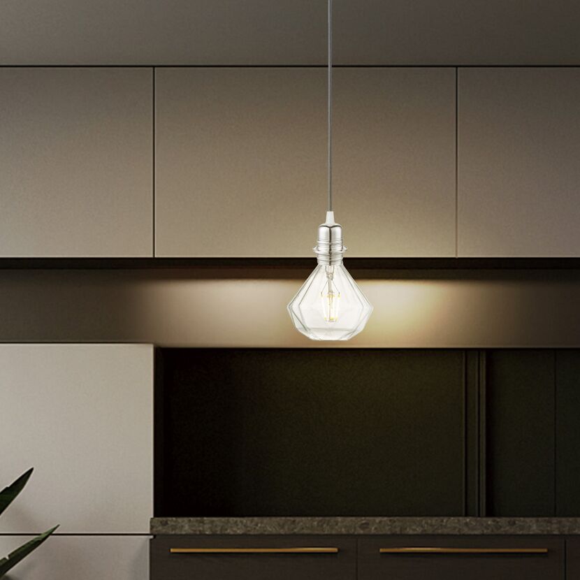Hängeleuchte mit geometrischem Lampenschirm aus Glas