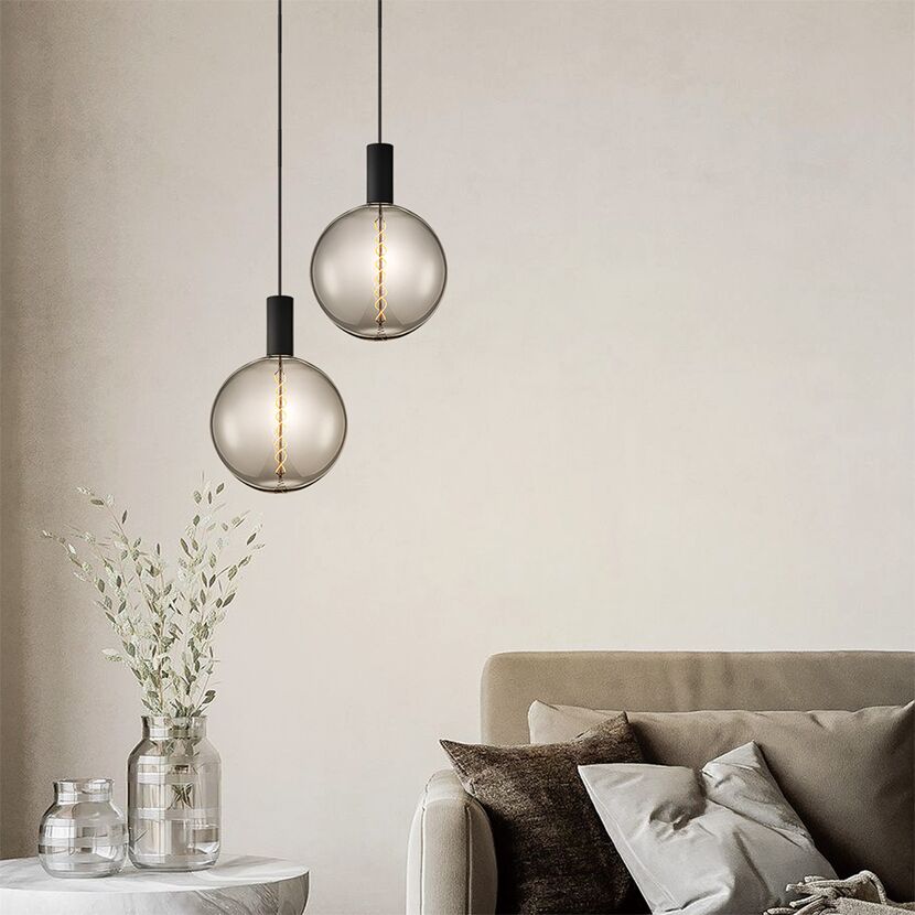 Zwei rauchfarbene LED-Lampen Globe E27