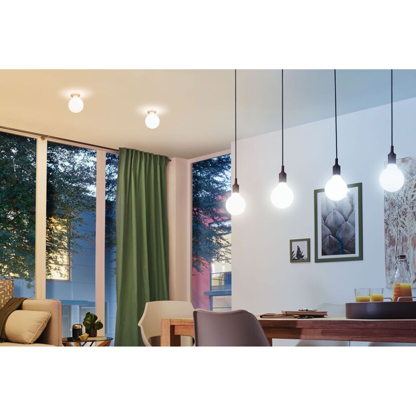 Wohnzimmer mit dimmbaren LED Filament Lampen