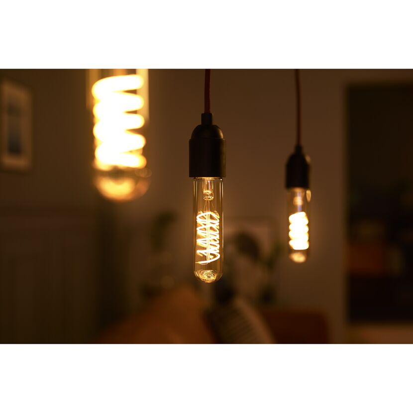Drei LED Lampen T32 E27 gold