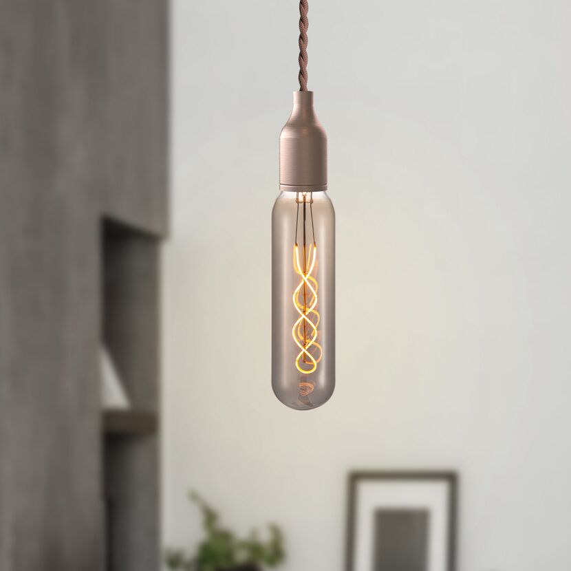 Hängende LED-Glühbirne mit gedrehtem Glühfaden