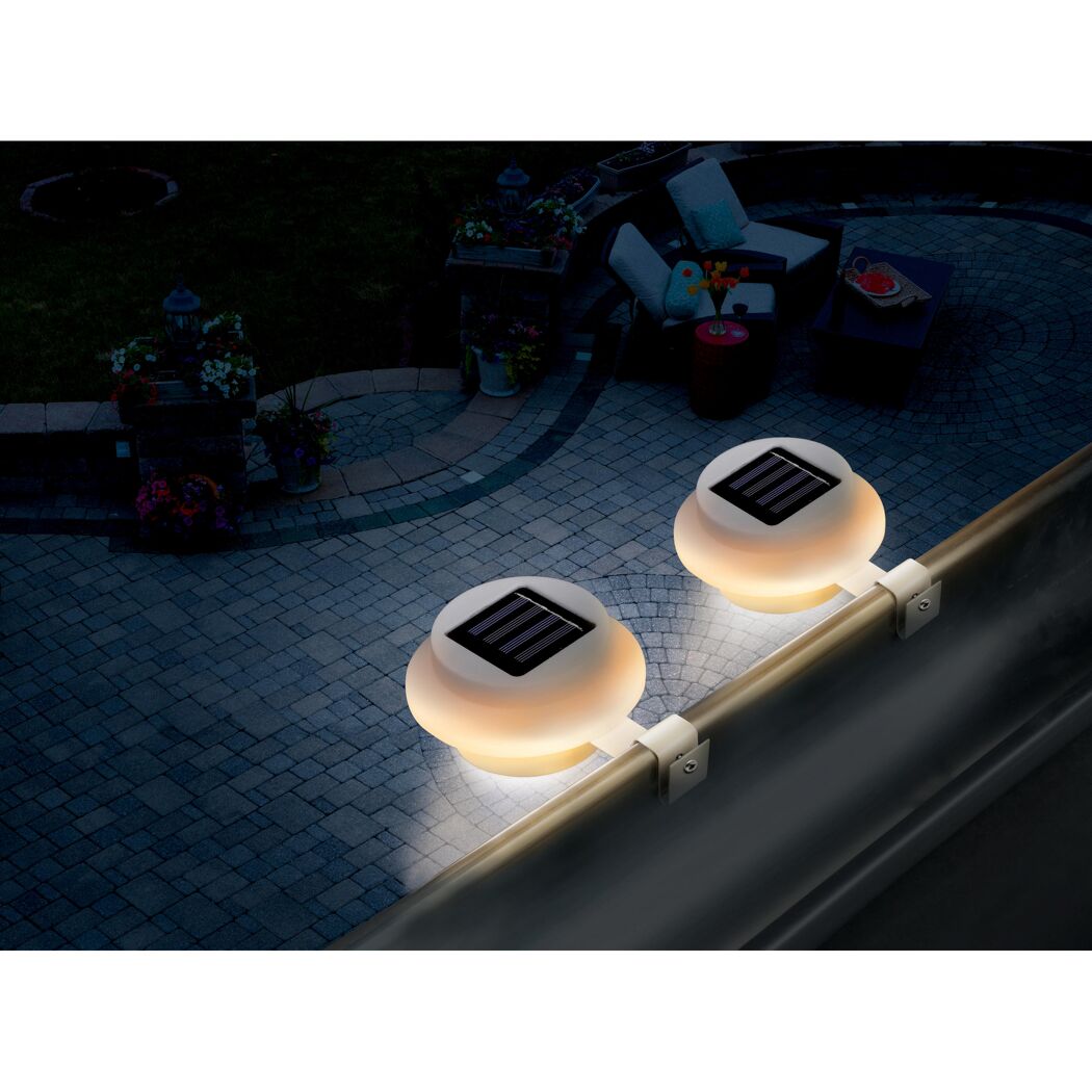 Zwei Solarstrahler für die Dachrinne