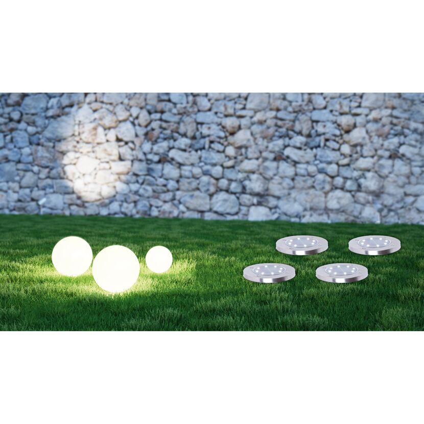 Solar Bodenstrahler und Kugelleuchten im Garten