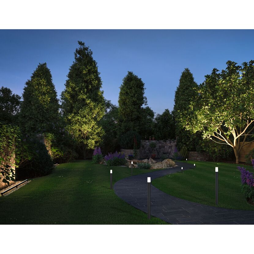 Beleuchteter Gartenweg mit Plug & Shine Flarea Pollern