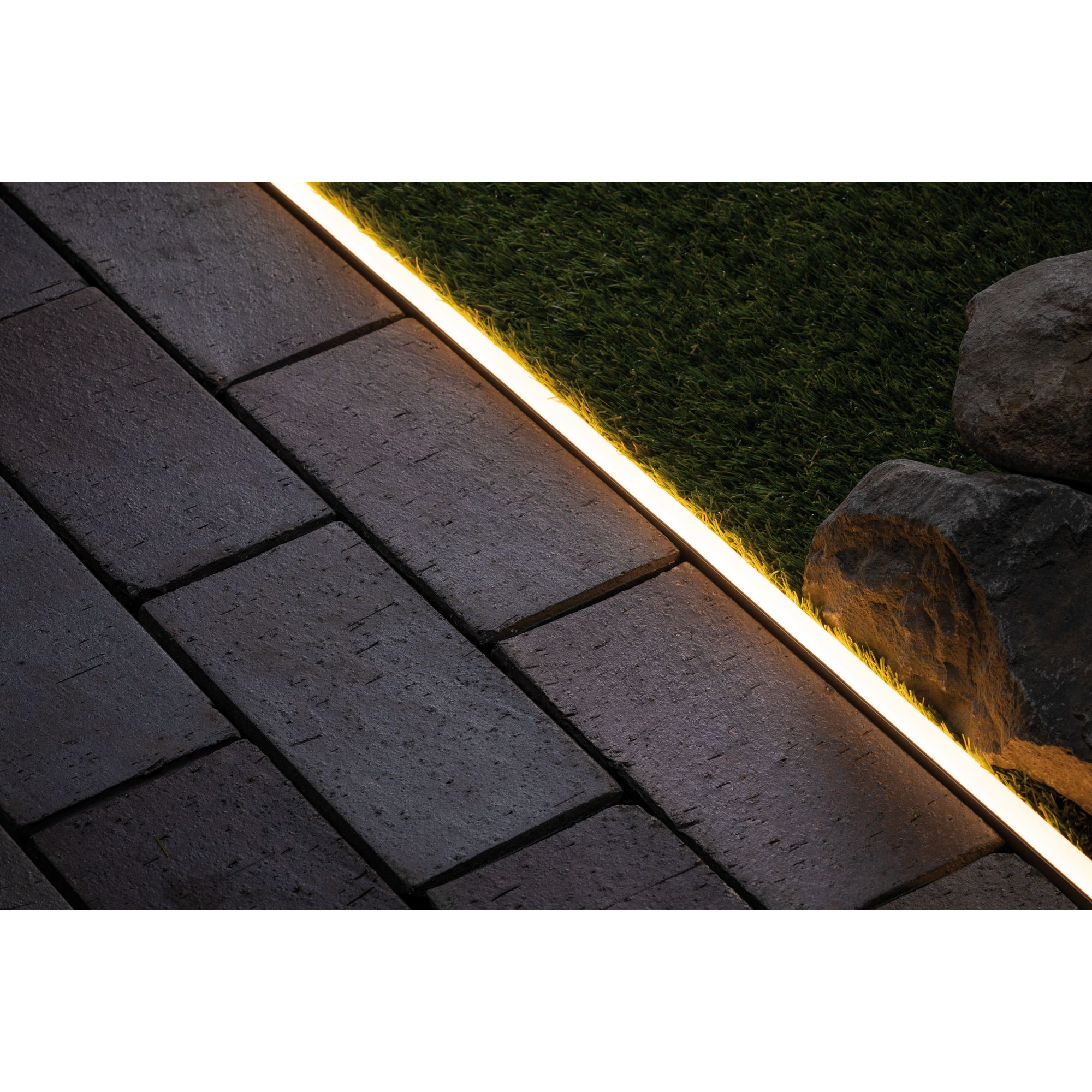 Outdoor LED-Strip 'Plug & Shine Smooth Warmweiß' 2 m 12 W weiß + product picture