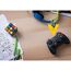 Gamecontroller, Kopfhörer, Zauberwürfel, Varta-Batterien und Comics