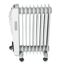 Weißer Ölradiator mit 9 Rippen.