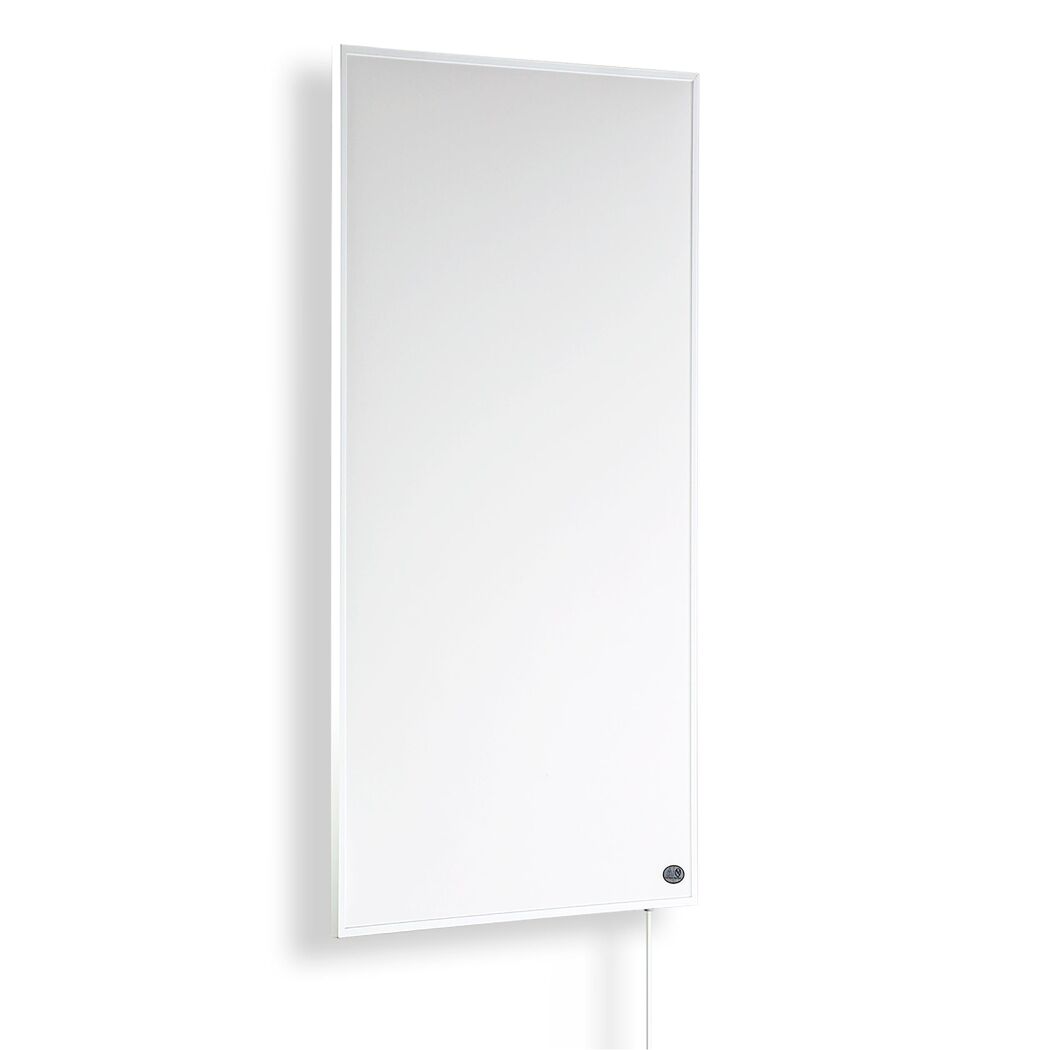 Weiße Infrarotheizung an der Wand