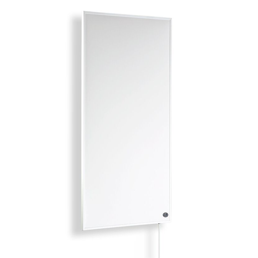 Weiße Infrarotheizung an der Wand