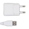 Weißes USB-Ladegerät mit Kabel