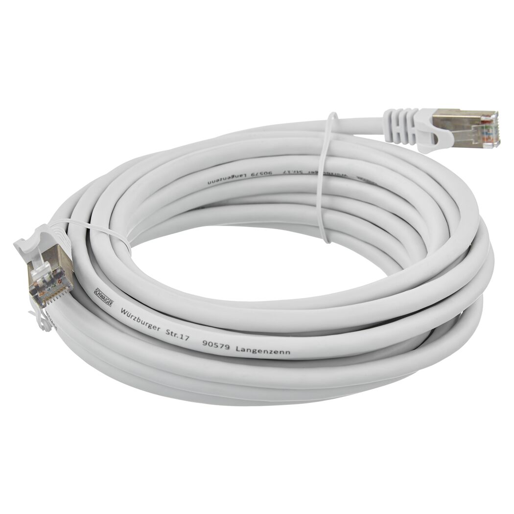 Aufgerolltes weißes Netzwerkkabel CAT6
