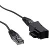 Ein TAE-Adapter mit zwei Netzwerkkabeln.