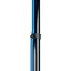 Schwarzer Kabelbinder an blauer und schwarzer Leitung