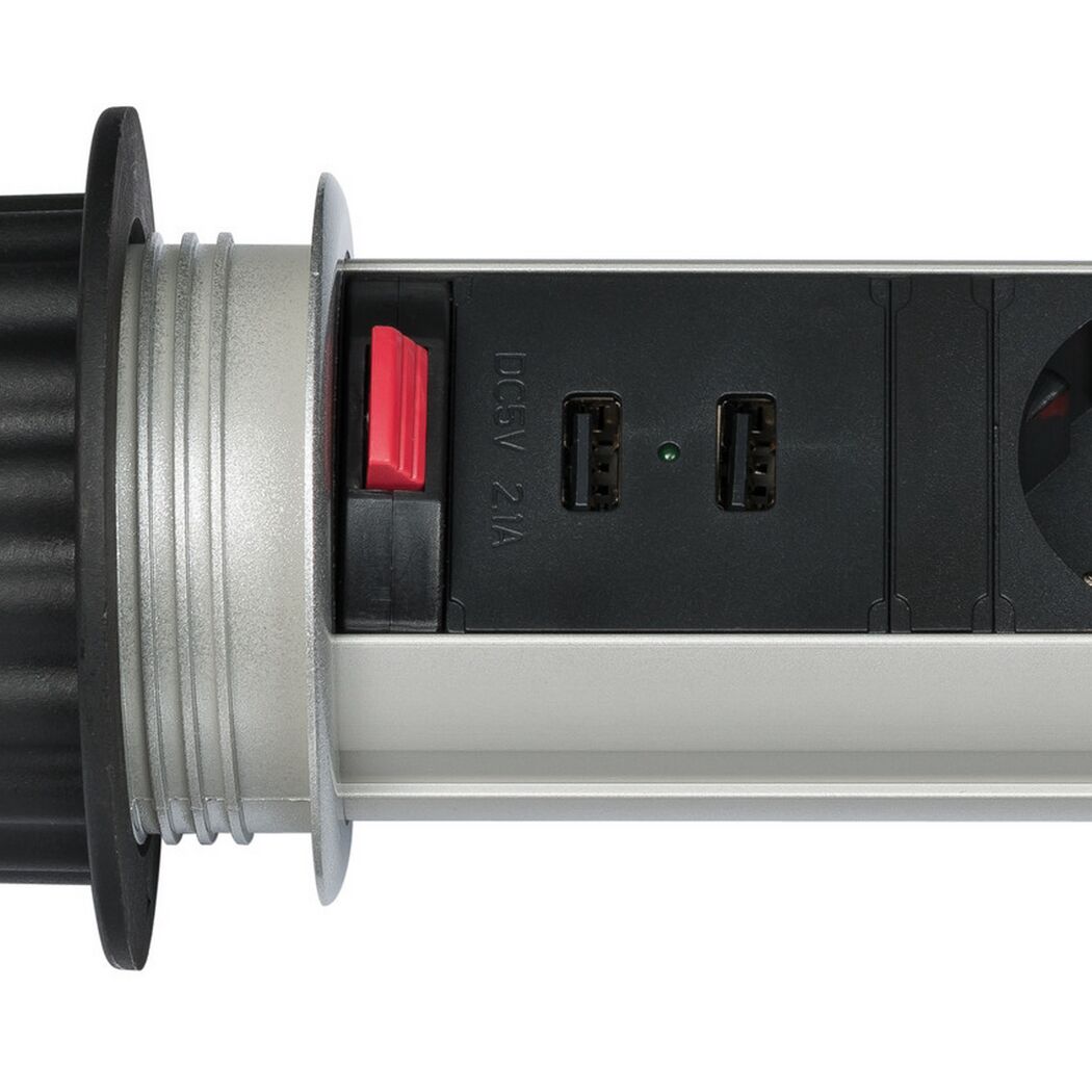 Steckdosenleiste mit USB-Anschlüssen und Ein-/Aus-Schalter