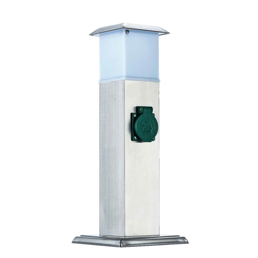 Steckdosensäule aus Edelstahl mit grüner Steckdose und Beleuchtung.