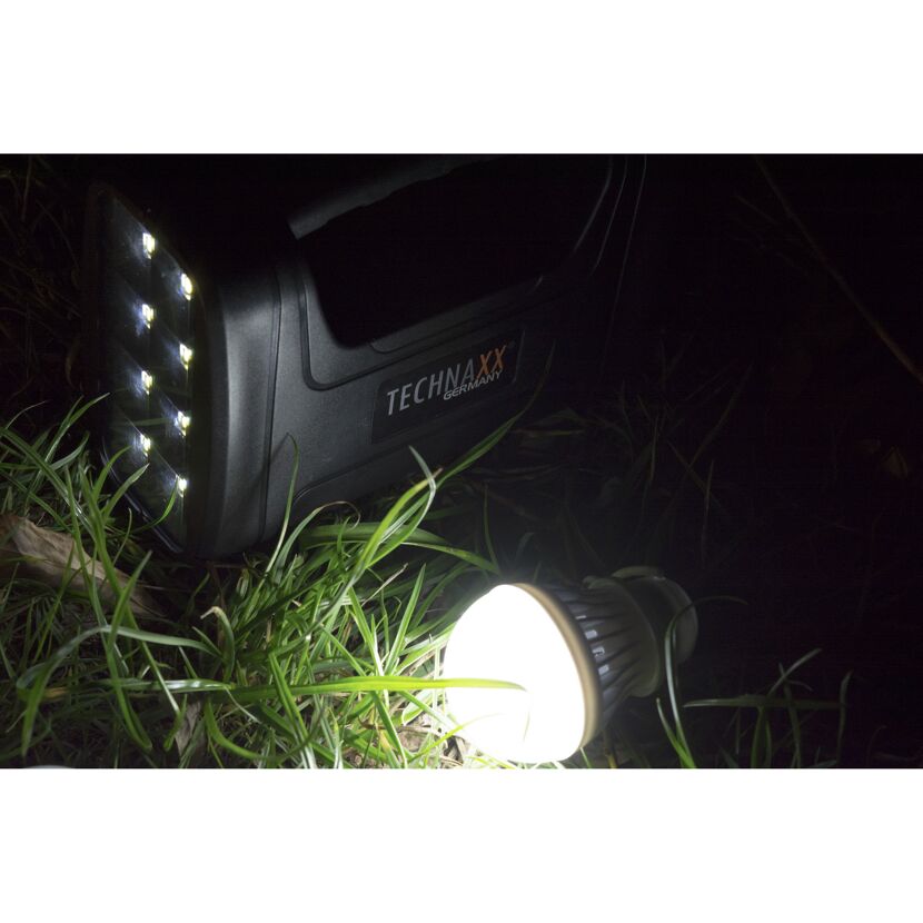 TECHNNAXX Solar Powerbank mit angeschlossener LED-Lampe