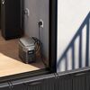 EcoFlow Powerstation mit Solarpanel auf Balkon