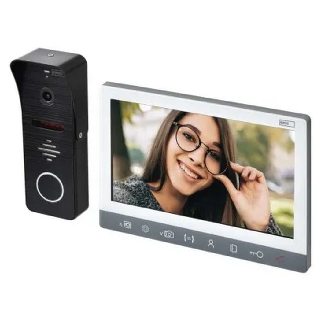 Video-Türsprechanlage mit Kamera und Display. Eine Person lächelt in die Kamera.
