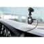 Hama Dashcam an der Windschutzscheibe eines Autos angebracht.