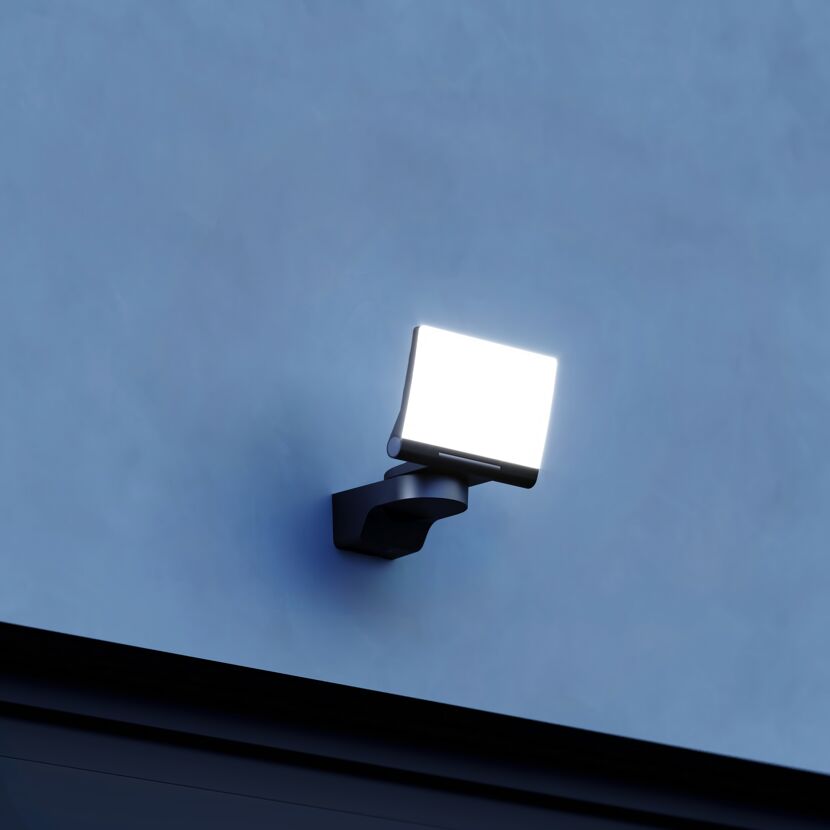 LED-Strahler 'XLED Home 2' schwarz 180 x 181 x 161 mm