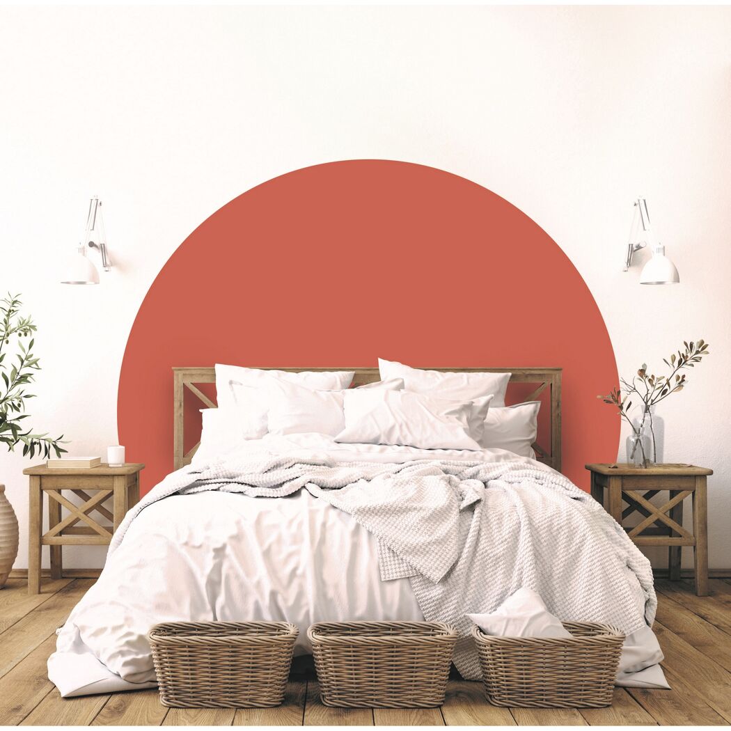 Schlafzimmer mit Wandgestaltung in Kirschrot