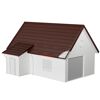 Haus mit braunem Dach und grauer Schürze für Dachrinne
