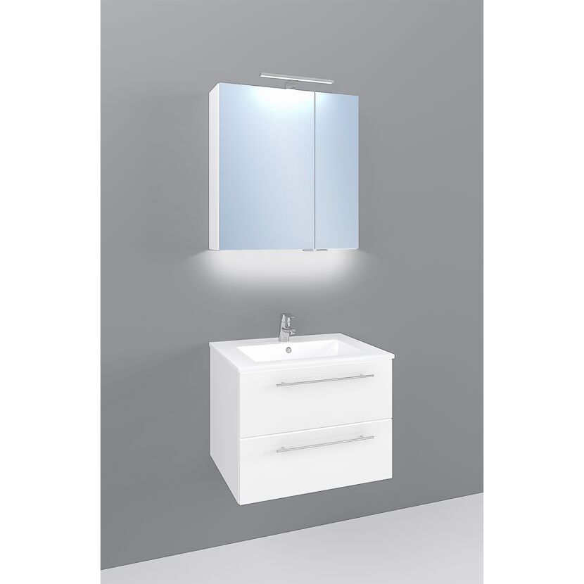 Weißer Waschplatz mit Spiegelschrank