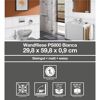 Badezimmer mit weißen Wandfliesen