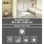 Badezimmer mit weißen Wandfliesen